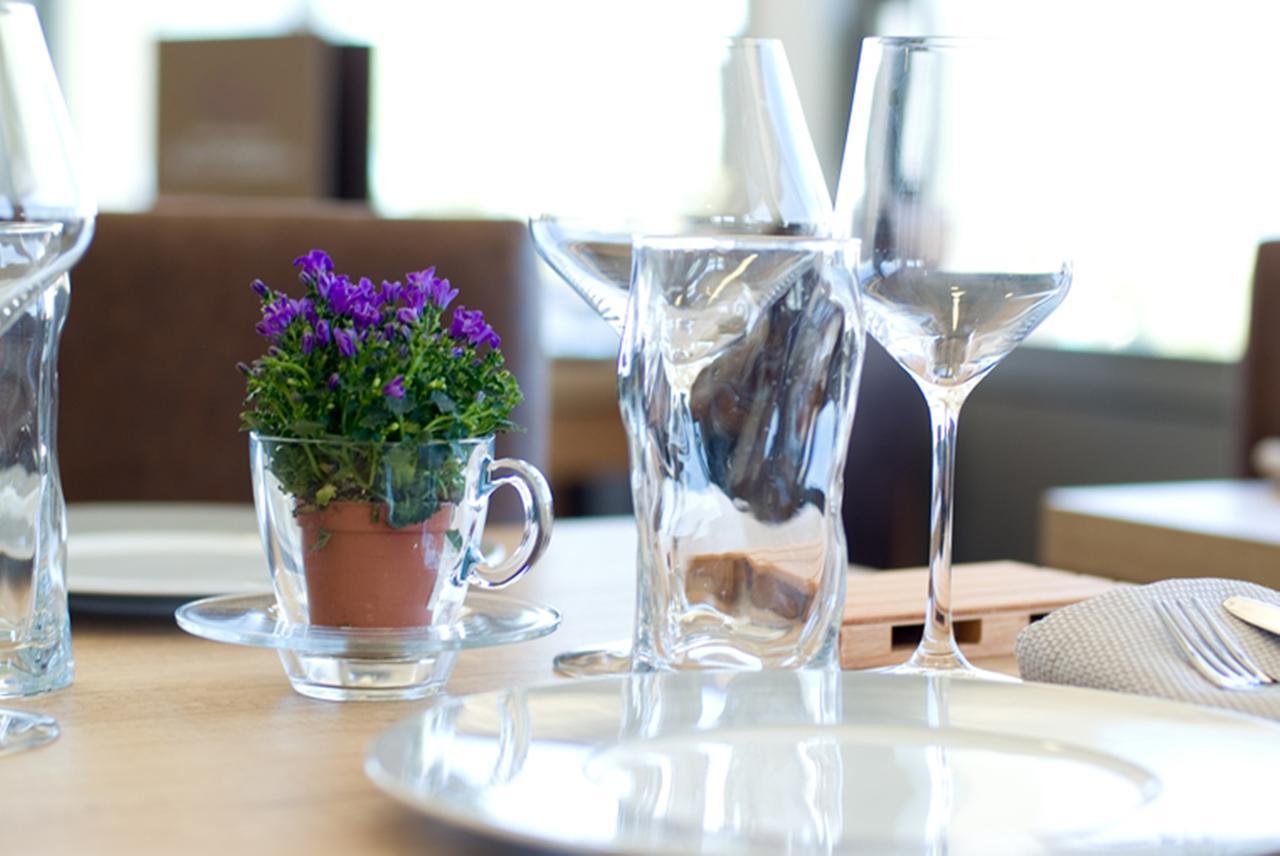Logis Hotel Restaurant De La Madeleine Commercy Kültér fotó