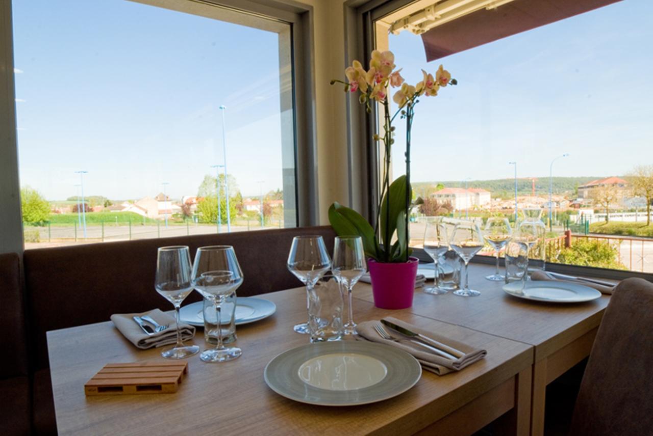 Logis Hotel Restaurant De La Madeleine Commercy Kültér fotó