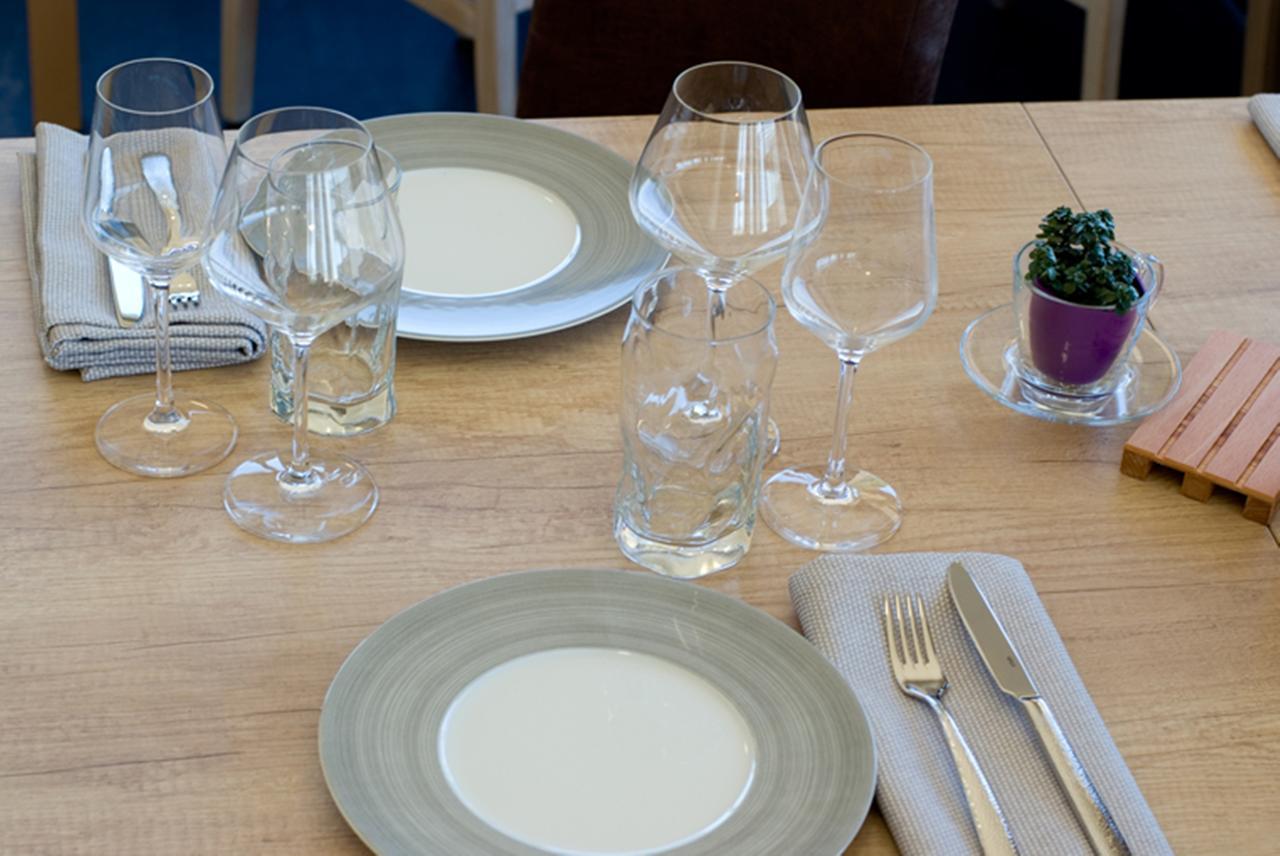 Logis Hotel Restaurant De La Madeleine Commercy Kültér fotó